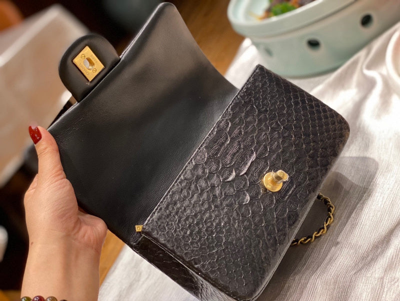  women's handbag, mid design, view 3