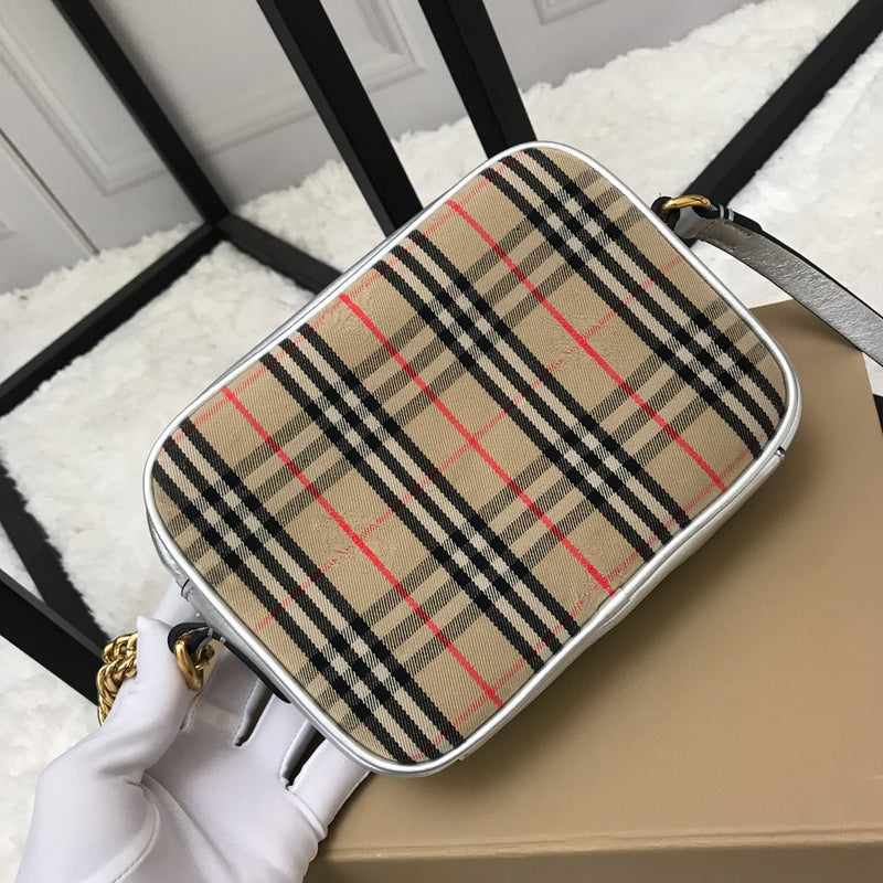 Ziva's Charm handbag – carry view (one versatile size)
