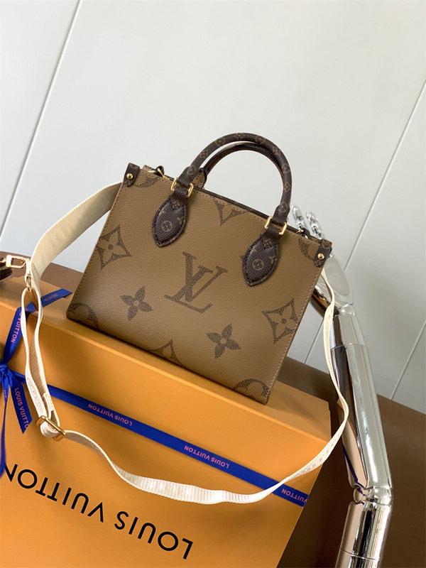  carryall bag interior and compartment view