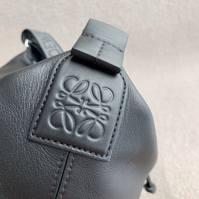 Ziva's Charm handbag – detail view (33cm*30cm*16cm)
