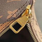  Everyday shoulder bag carried on shoulder 10