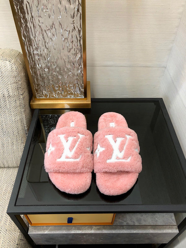 Louis Vuitton shoes Style 324 - true-to-life color detail