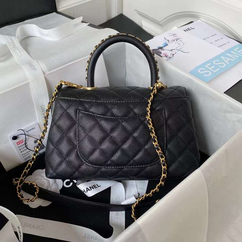Zivas Charm Understated Luxury Everyday Handbag (Premium Everyday Carry) – Detail View
