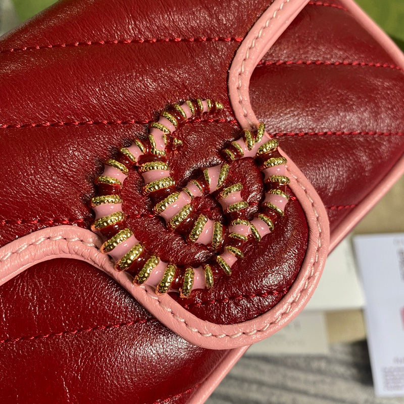 Styled lifestyle shot of elevated structured women's handbag – women's everyday handbag