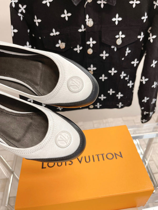 Louis Vuitton Tan High-Top Sneakers - Heel Detail View