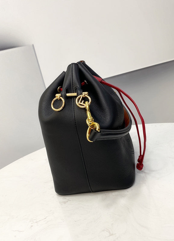 Ziva's Charm handbag – detail view (17cm*15cm*24cm)