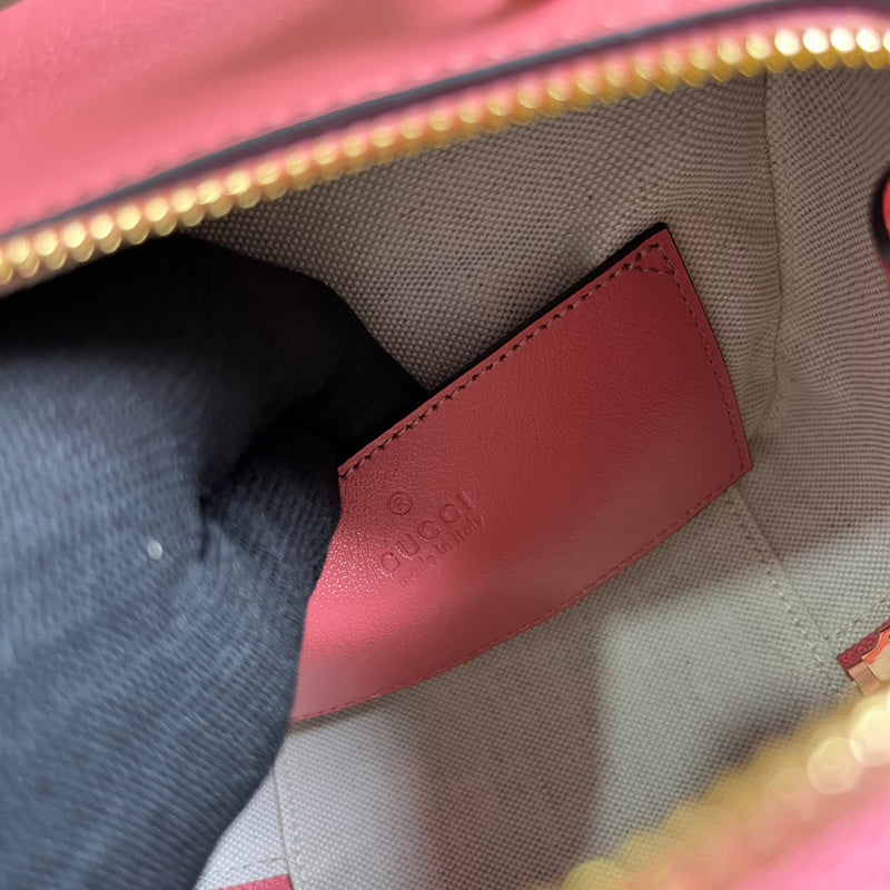 Side profile of structured refined women's handbag – women's everyday handbag