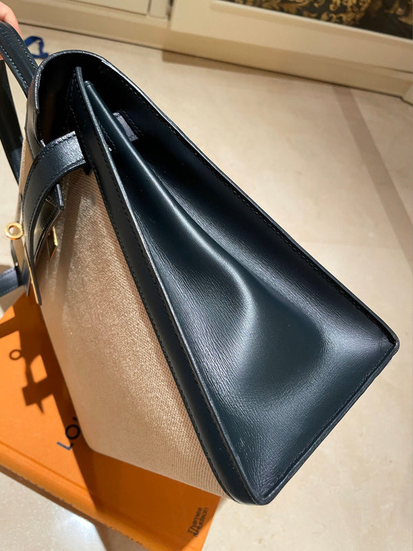 Close-up detail of crisp bag design