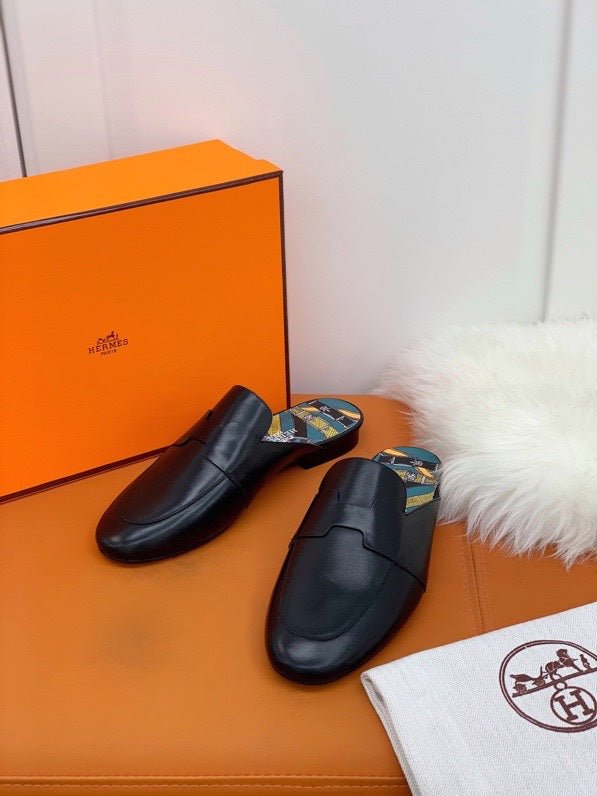 Hermes shoes Style 394 - full pair display