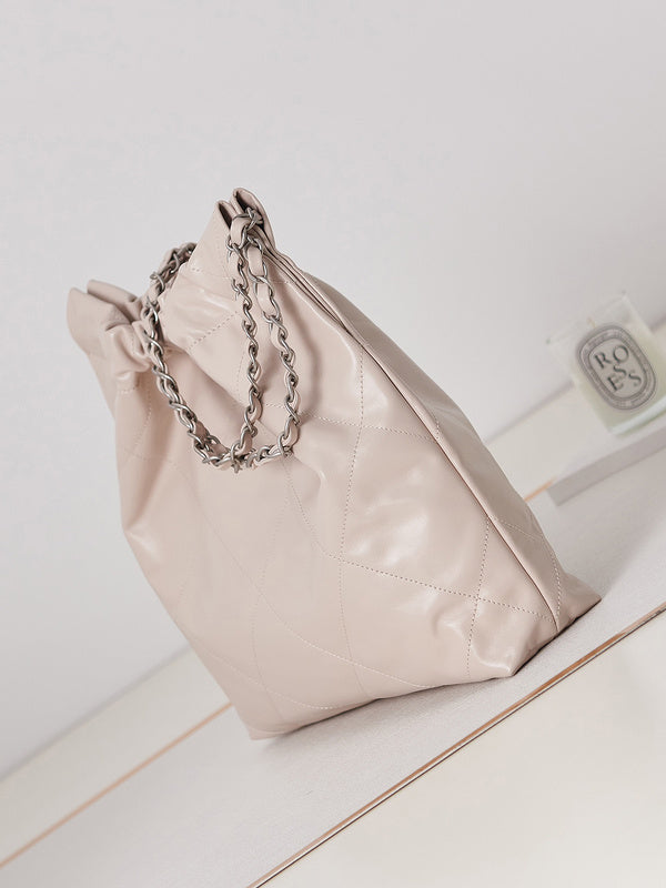  spacious purse view 9