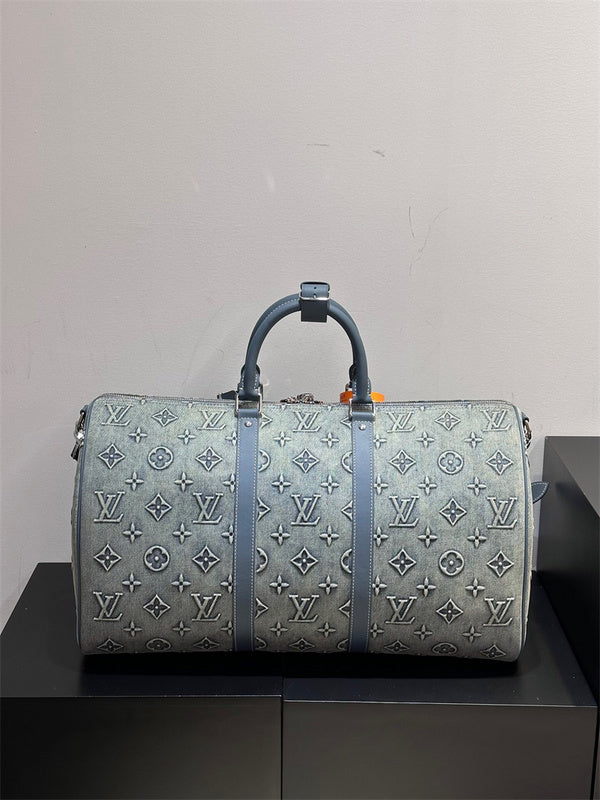  Elegant handbag carried on shoulder 10