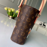 Front view of everyday-luxe modern women's handbag – women's luxury accessory
