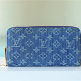  Statement crossbody bag front view