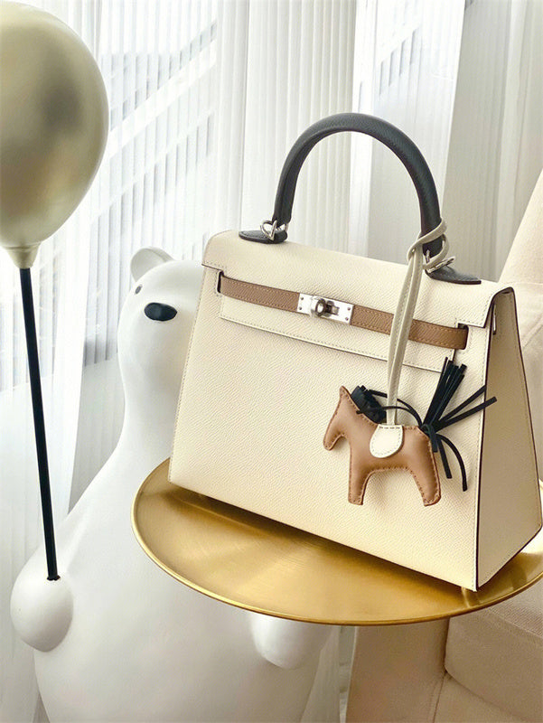  structured bag interior and compartment view 9