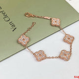 Full view of Van Cleef & Arpels unisex jewelry piece