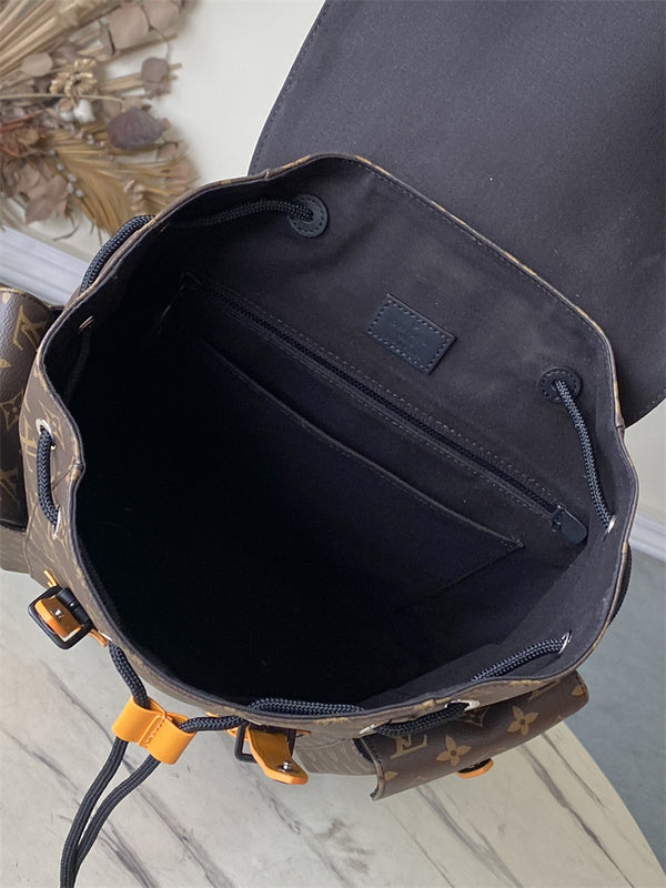 Modern handbag carried on shoulder 10