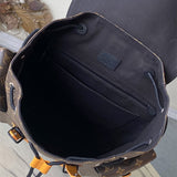  Modern handbag carried on shoulder 10