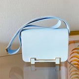  streamlined carryall bag detail view showing craftsmanship 14