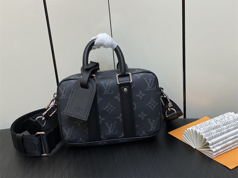  everyday bag interior and compartment view