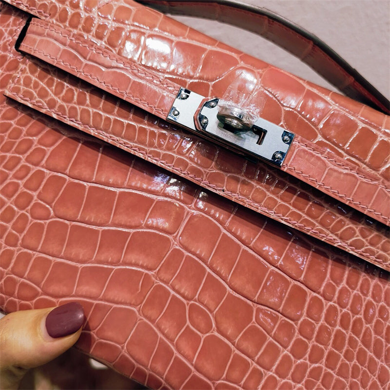  modern shoulder bag styled with outfit 60