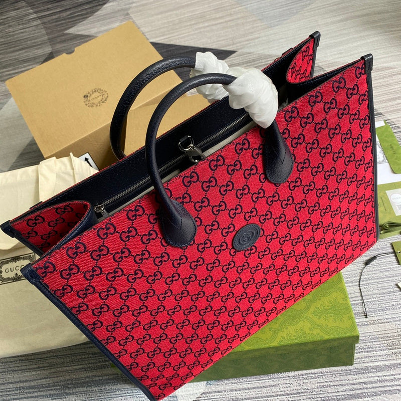 Handle and strap detail of premium structured women's handbag – women's statement bag