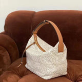 Ziva's Charm handbag – detail view (27cm*21cm*16.5cm)