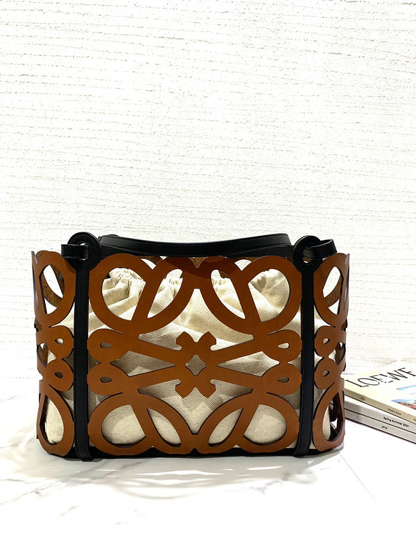 Ziva's Charm handbag – angled view (42cm*15cm*25.5cm)