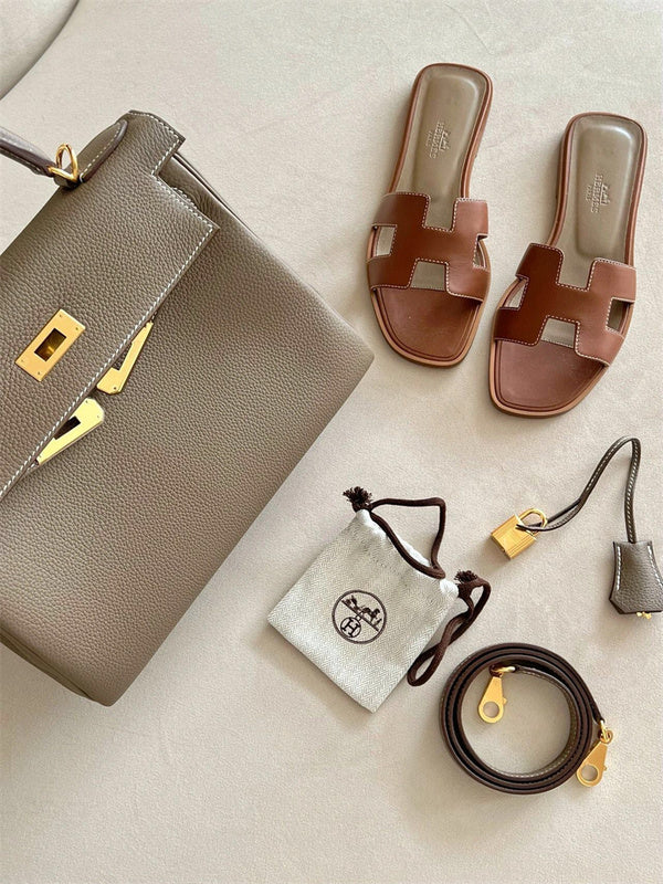  streamlined handbag styled with outfit 12