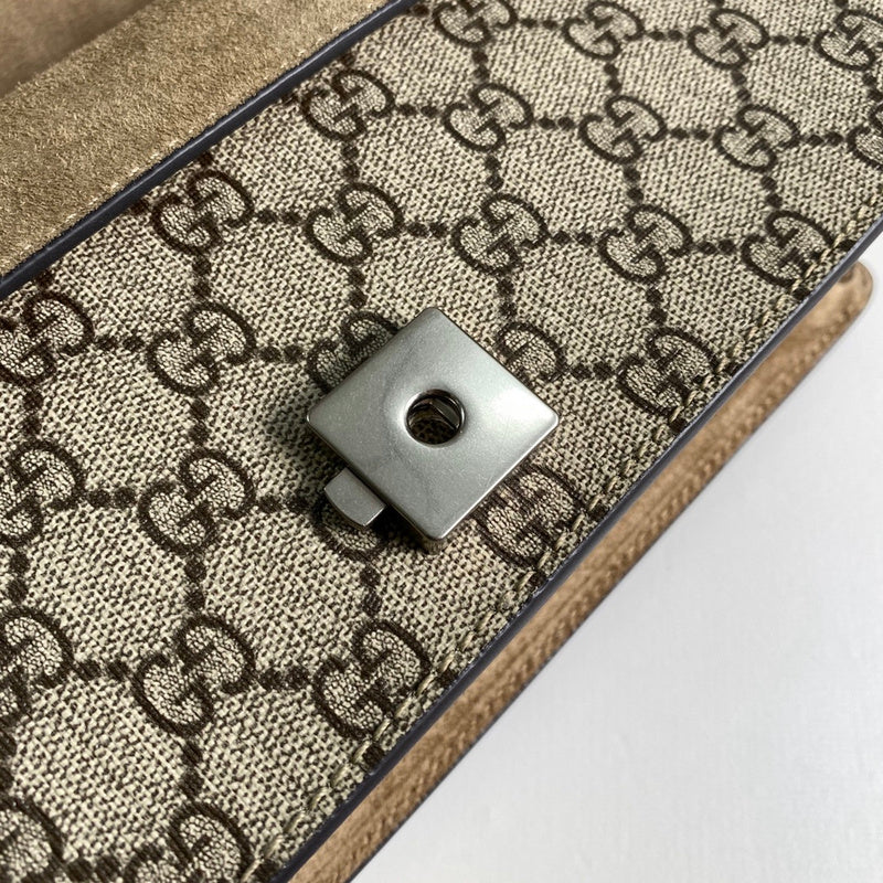 Close-up detail of classic modern women's handbag – women's luxury handbag