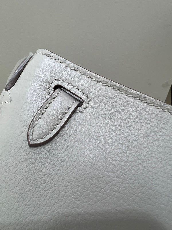 Interior view of streamlined premium bag