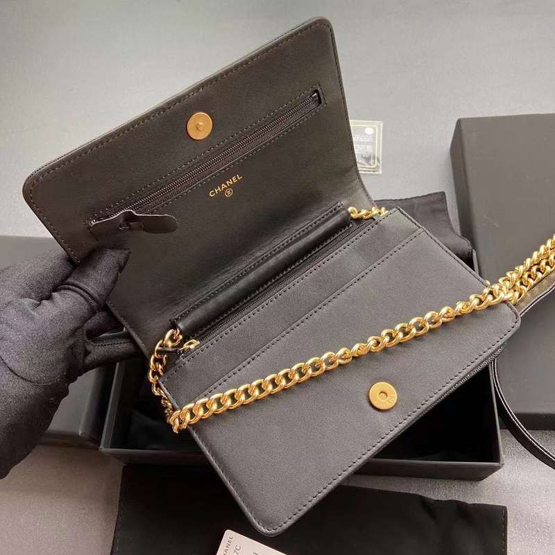 Zivas Charm Refined Structure Luxury Handbag (Elevated Accessory Essential) – Interior View