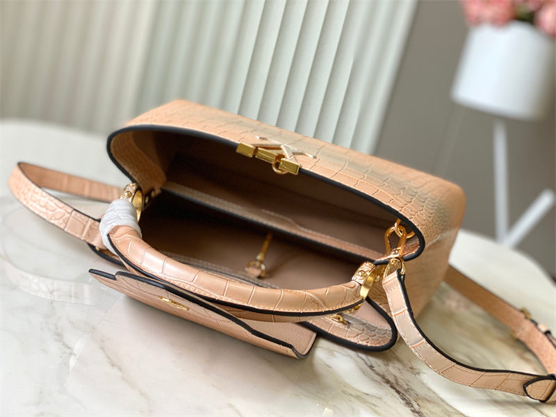  everyday bag interior and compartment view 21