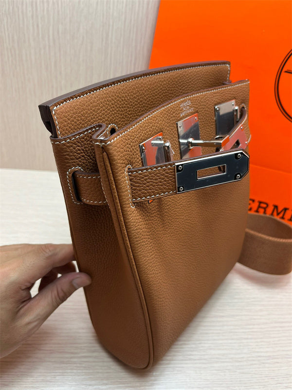  Essential tote bag front view 19