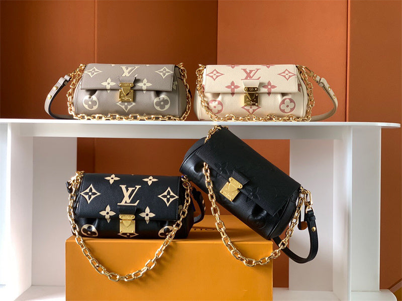  structured bag interior and compartment view