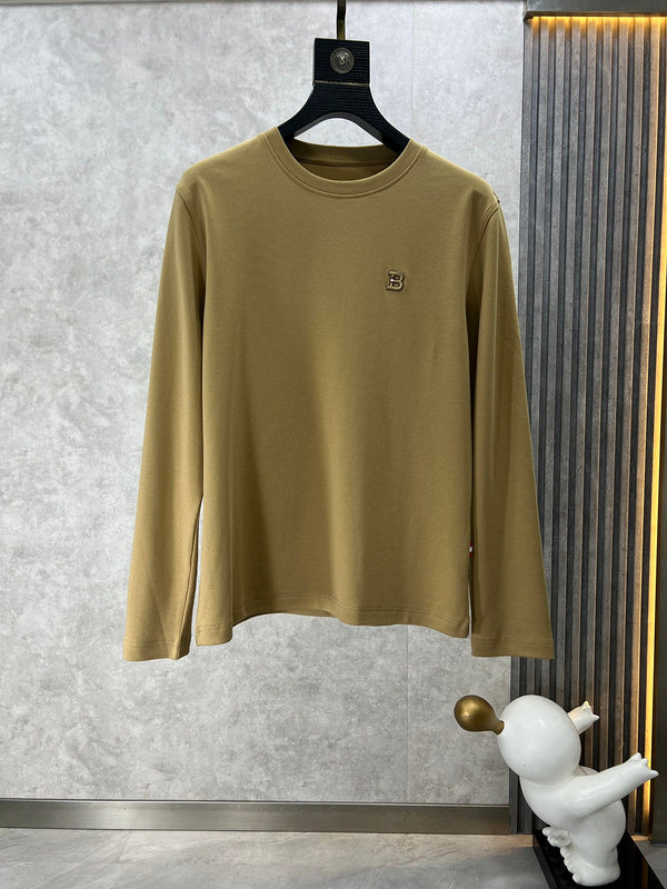 Front view of Burberry luxury piece style No.523