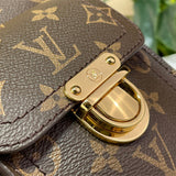  shopper bag close-up of hardware and finish