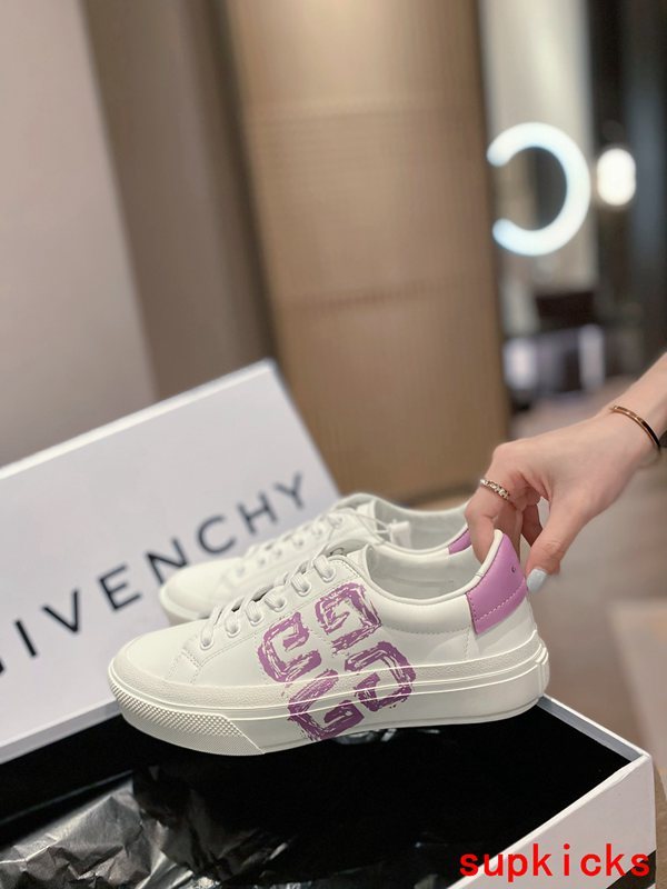 Givenchy shoes Style 002 - angled studio shot