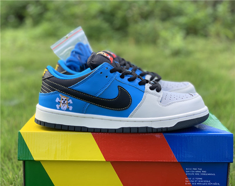 Nike Men's & Women's Designer Street Sneakers — Style 146 back view