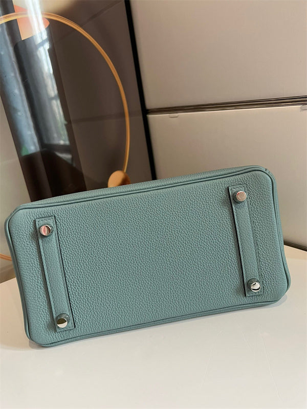  Refined structured bag front view 7
