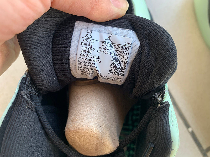 Nike Men's & Women's Designer Lifestyle Shoes — Style 224 side view