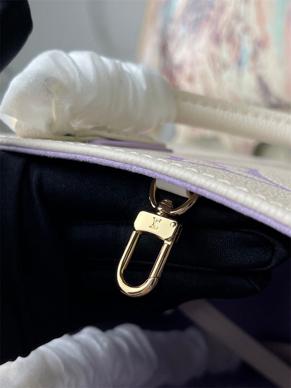  Understated shoulder bag front view 7