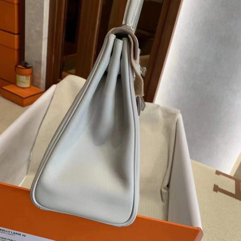 Sophisticated bag women's premium everyday handbag