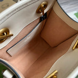 Handle and strap detail of chic refined women's handbag – women's premium purse