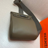 Essential tote bag front view 25