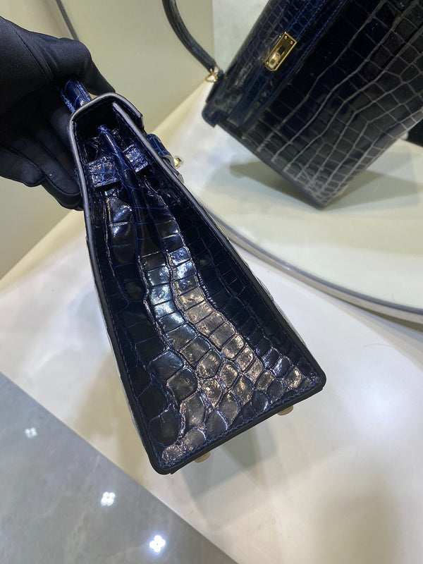 Graceful handbag styled for everyday wear
