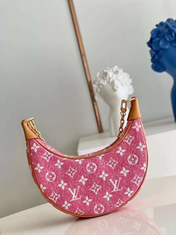 Interior view of classic refined women's handbag – women's luxury accessory