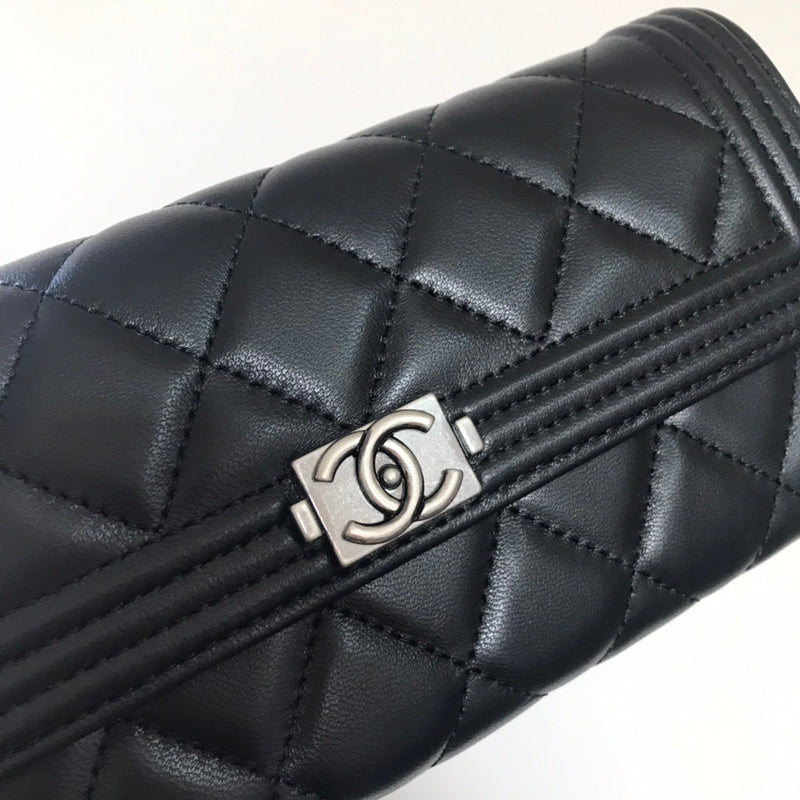 Zivas Charm Streamlined Design Everyday Handbag (Thoughtfully Structured Design) – Styled Look