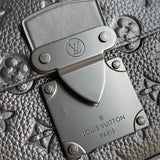  signature everyday bag detail view showing craftsmanship