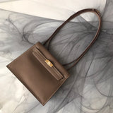  carryall bag close-up of hardware and finish 17