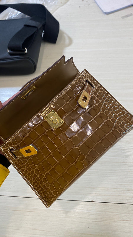 Sophisticated handbag styled for everyday wear